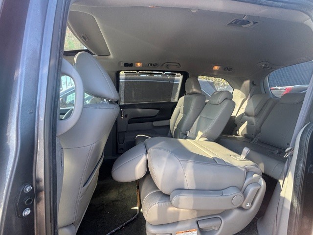 Honda Odyssey Vehicle Full-screen Gallery Image 03