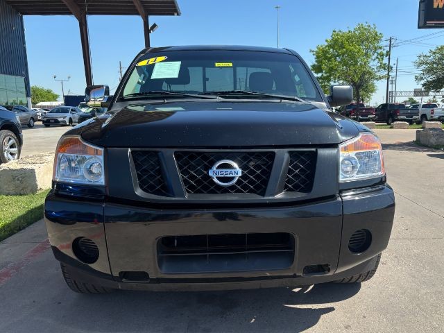 Nissan Titan Vehicle Full-screen Gallery Image 02