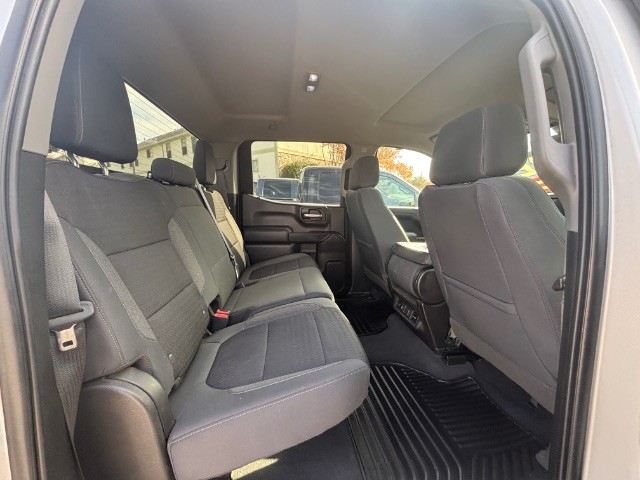 Chevrolet Silverado 1500 Vehicle Full-screen Gallery Image 03