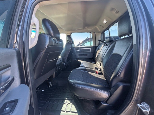 Ram 1500 Vehicle Full-screen Gallery Image 03