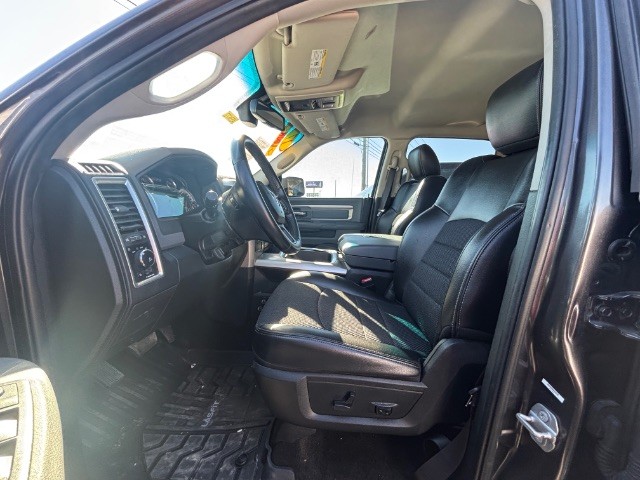 Ram 1500 Vehicle Full-screen Gallery Image 04