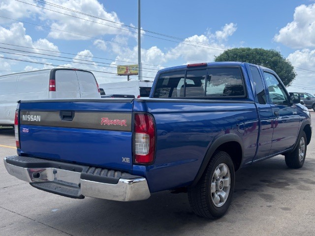 Nissan Frontier 2WD Vehicle Full-screen Gallery Image 14