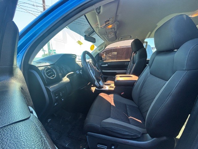 Toyota Tundra 2WD Vehicle Full-screen Gallery Image 04