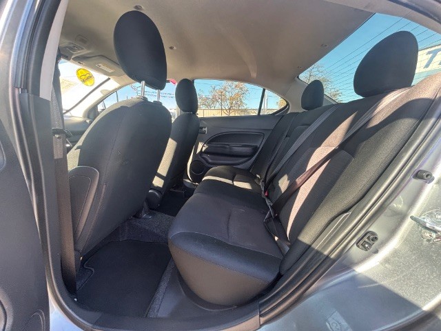 Mitsubishi Mirage G4 Vehicle Full-screen Gallery Image 03