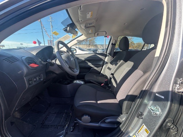 Mitsubishi Mirage G4 Vehicle Full-screen Gallery Image 04