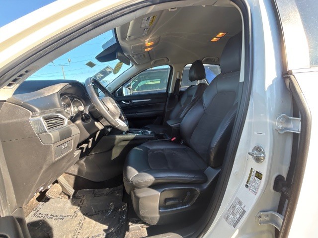 Mazda CX-5 Vehicle Full-screen Gallery Image 04