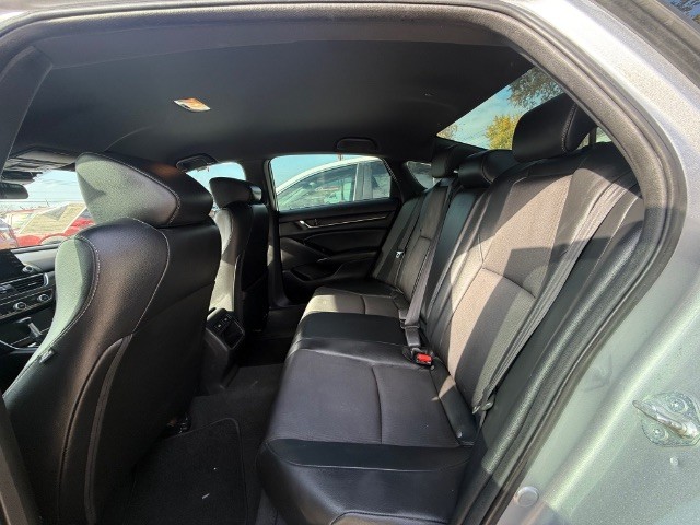 Honda Accord Vehicle Full-screen Gallery Image 03