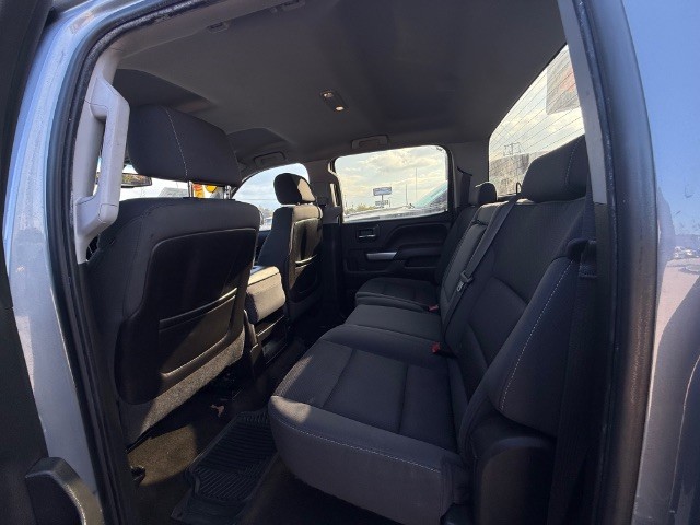 Chevrolet Silverado 1500 Vehicle Full-screen Gallery Image 03