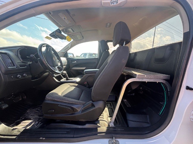 Chevrolet Colorado Vehicle Full-screen Gallery Image 03