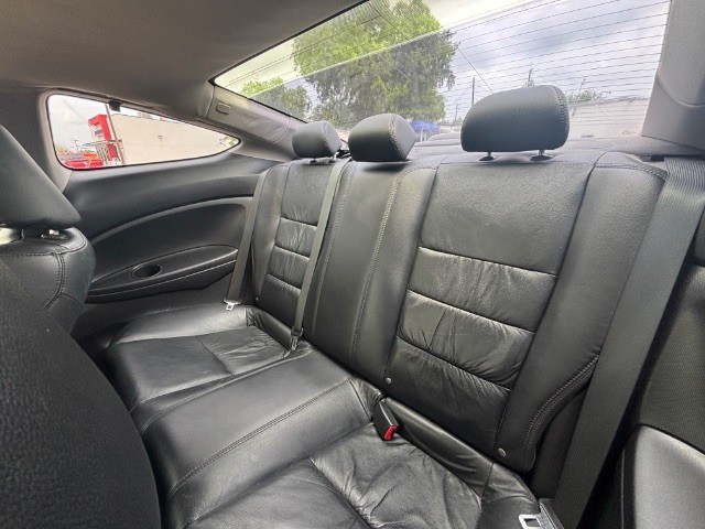 Honda Accord Coupe Vehicle Full-screen Gallery Image 04