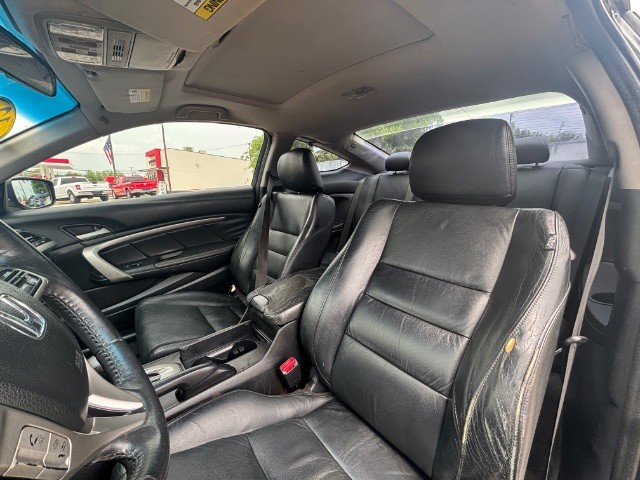 Honda Accord Coupe Vehicle Full-screen Gallery Image 06