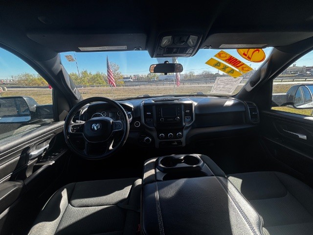 Ram 1500 Vehicle Full-screen Gallery Image 02