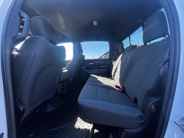 Ram 1500 Vehicle Full-screen Gallery Image 04