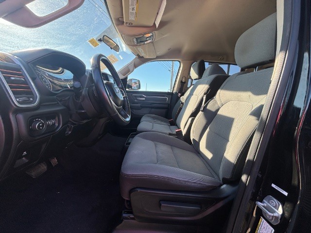 Ram 1500 Vehicle Full-screen Gallery Image 09