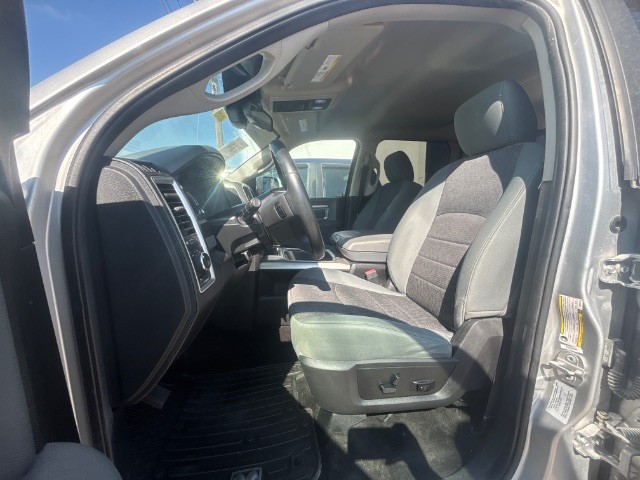 Ram 1500 Vehicle Full-screen Gallery Image 04