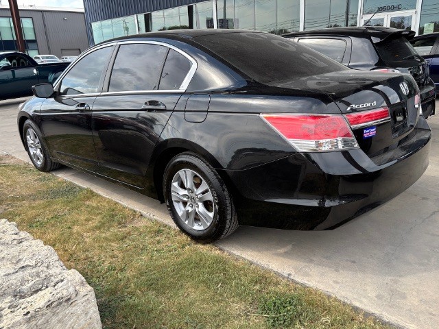 Honda Accord Vehicle Full-screen Gallery Image 02