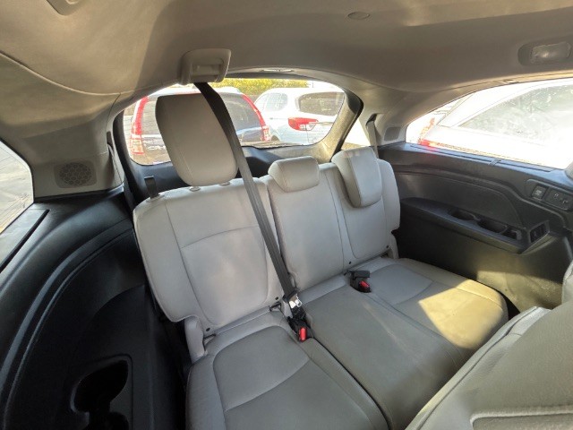 Honda Odyssey Vehicle Full-screen Gallery Image 03