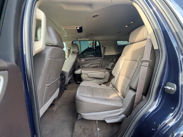 GMC Yukon Vehicle Full-screen Gallery Image 04