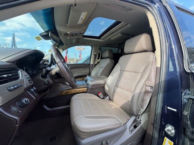 GMC Yukon Vehicle Full-screen Gallery Image 05