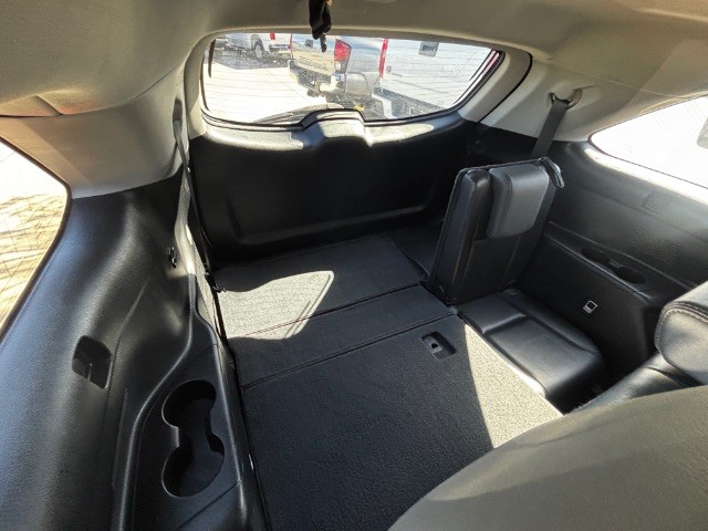 Toyota Highlander Vehicle Full-screen Gallery Image 03