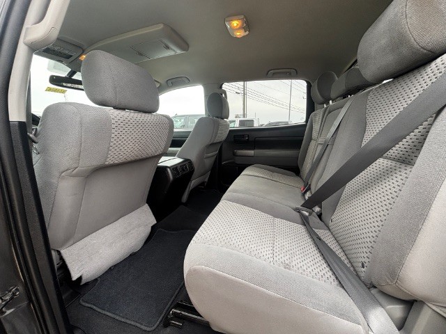 Toyota Tundra 2WD Vehicle Full-screen Gallery Image 03