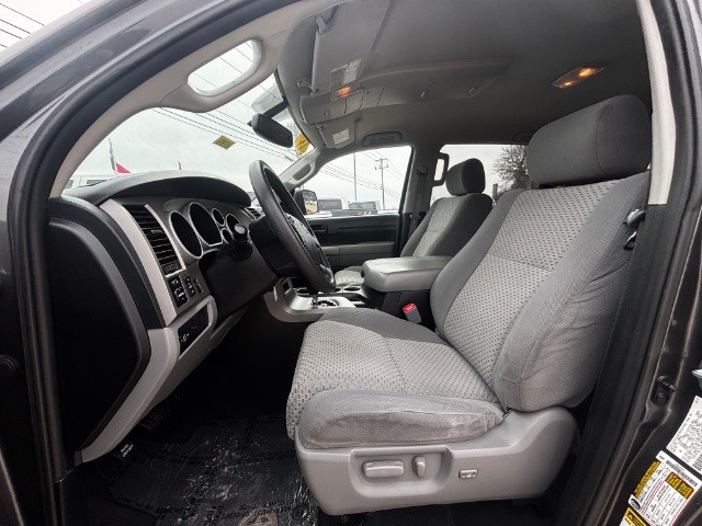 Toyota Tundra 2WD Vehicle Full-screen Gallery Image 04