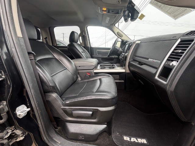 Ram 1500 Vehicle Full-screen Gallery Image 04