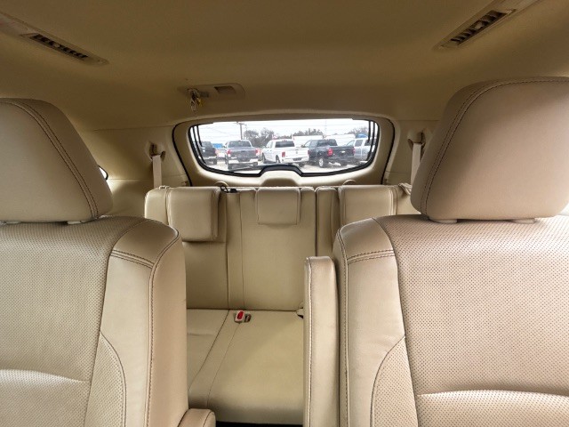 Toyota Highlander Vehicle Full-screen Gallery Image 04