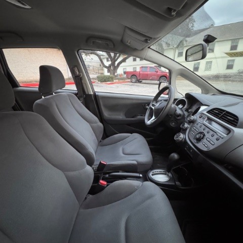 Honda Fit Vehicle Full-screen Gallery Image 06