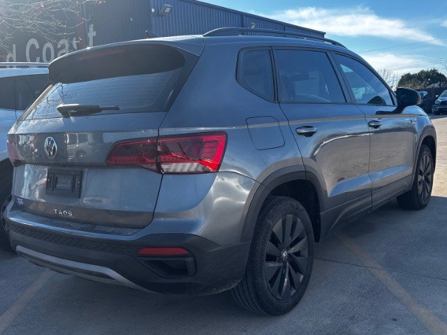 Volkswagen Taos Vehicle Full-screen Gallery Image 02