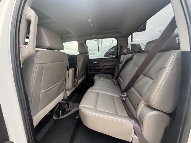 Chevrolet Silverado 1500 Vehicle Full-screen Gallery Image 03