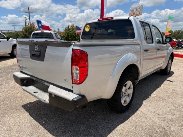 Nissan Frontier Vehicle Full-screen Gallery Image 04