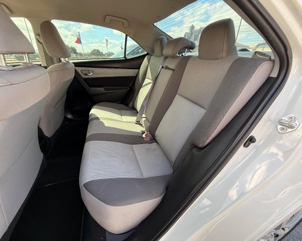 Toyota Corolla Vehicle Full-screen Gallery Image 03