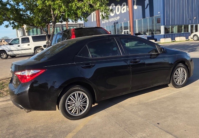 Toyota Corolla Vehicle Full-screen Gallery Image 03