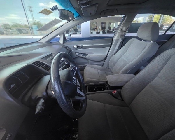 Honda Civic Sedan Vehicle Full-screen Gallery Image 02