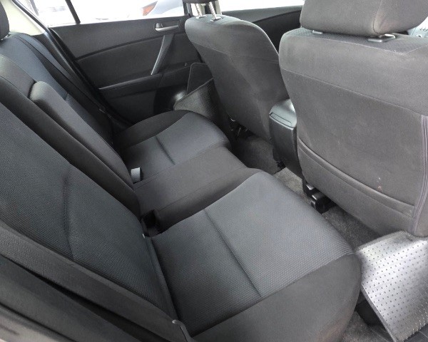 Honda CR-V Vehicle Full-screen Gallery Image 04