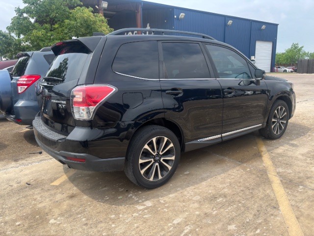 Subaru Forester Vehicle Full-screen Gallery Image 02