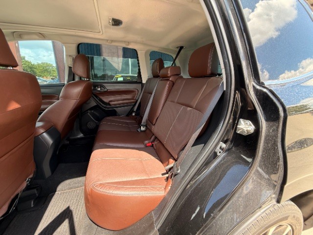 Subaru Forester Vehicle Full-screen Gallery Image 08