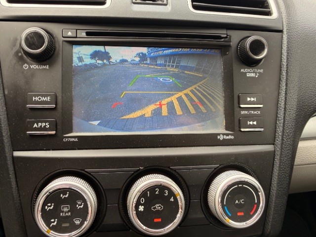 Subaru Forester Vehicle Full-screen Gallery Image 11