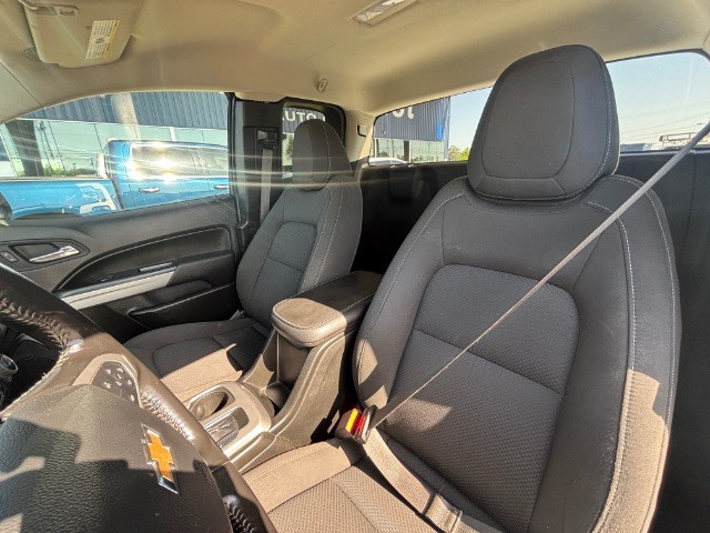 Chevrolet Colorado Vehicle Full-screen Gallery Image 11