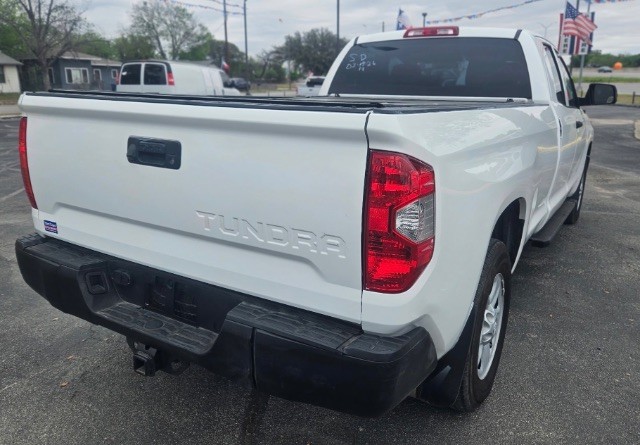 Toyota Tundra Vehicle Full-screen Gallery Image 02