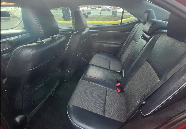 Toyota Corolla Vehicle Full-screen Gallery Image 03