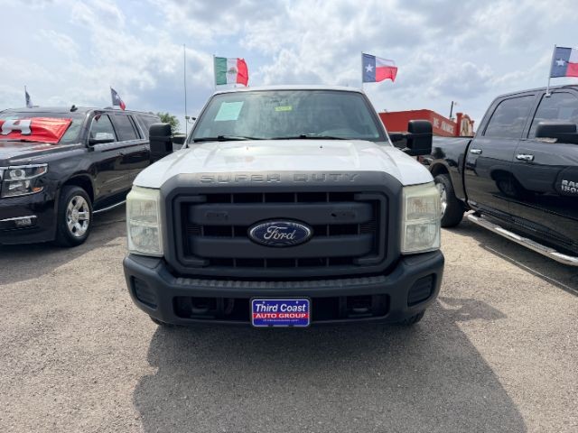 Ford Super Duty F-250 SRW Vehicle Full-screen Gallery Image 02