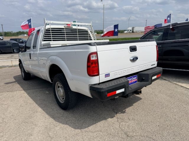 Ford Super Duty F-250 SRW Vehicle Full-screen Gallery Image 03
