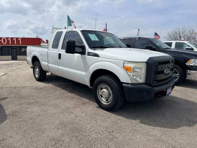 Ford Super Duty F-250 SRW Vehicle Full-screen Gallery Image 06