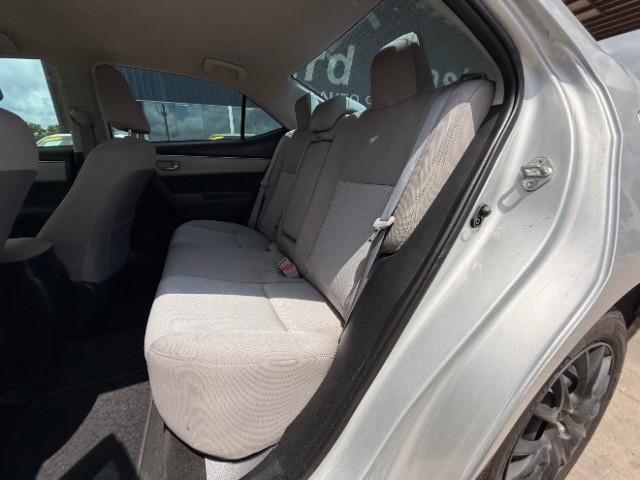 Toyota Corolla Vehicle Full-screen Gallery Image 08