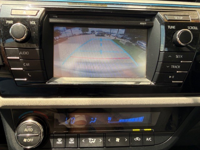 Toyota Corolla Vehicle Full-screen Gallery Image 10