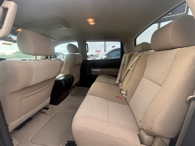 Toyota Tundra 2WD Vehicle Full-screen Gallery Image 03