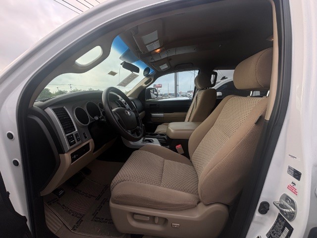 Toyota Tundra 2WD Vehicle Full-screen Gallery Image 04