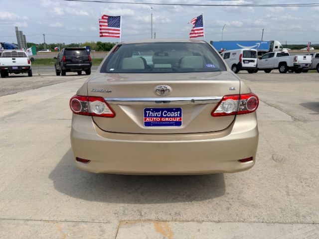 Toyota Corolla Vehicle Full-screen Gallery Image 05